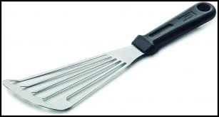 SPATULE FLEXIBLE AJOUREE INOX 17 CM